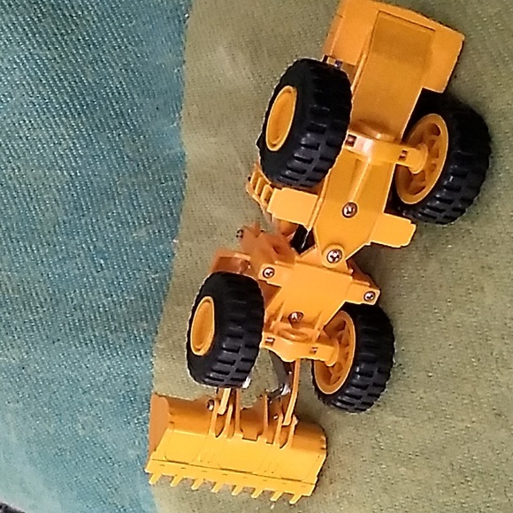 Vintage Yonezawa Japan Die-Cast Kawasaki Wheel Loader 88ZII 1/48 Scale - Picture 6 of 10